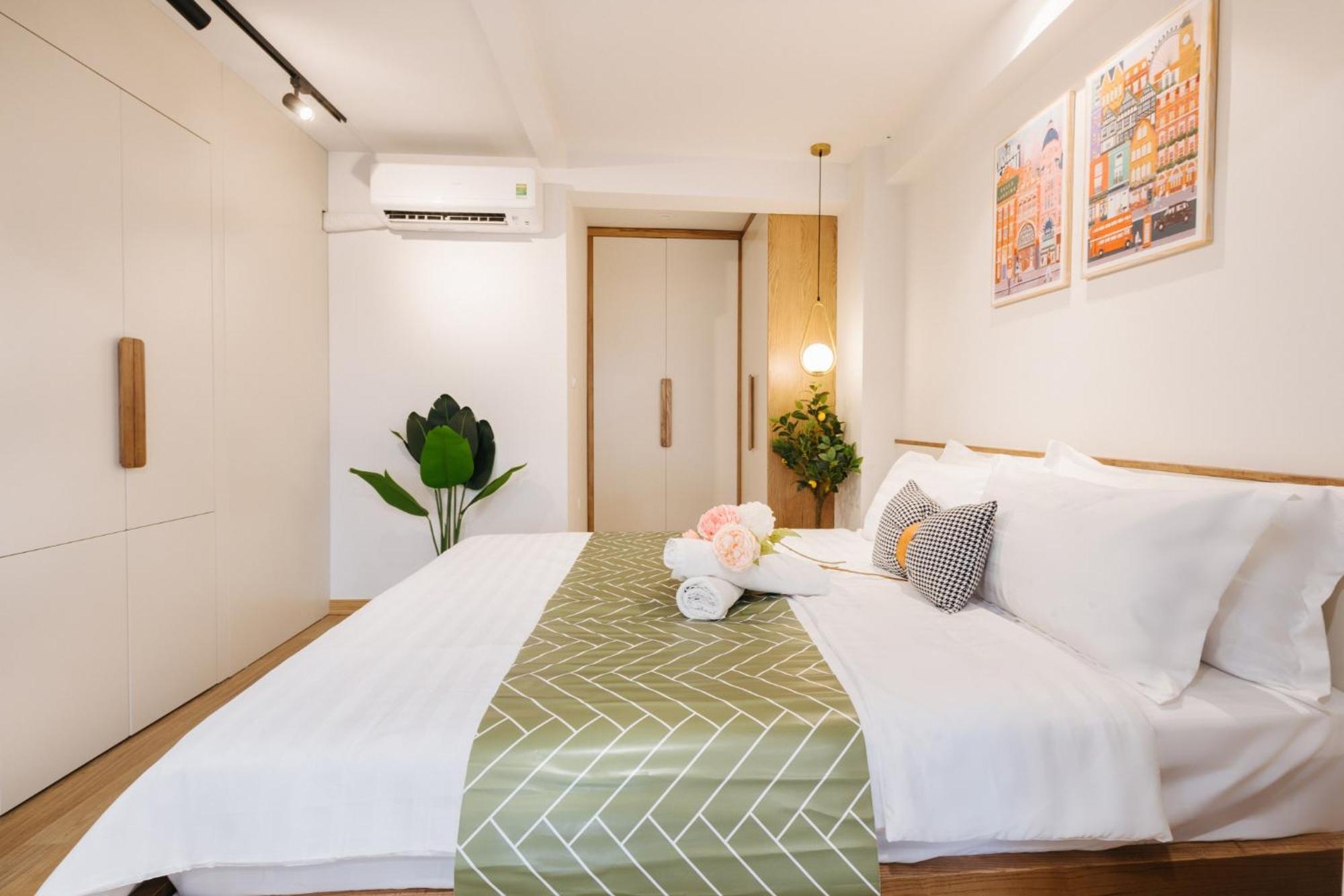 Margaery Boutique Apartment & Skyon9 Rooftop Bar Hanoi Exterior photo