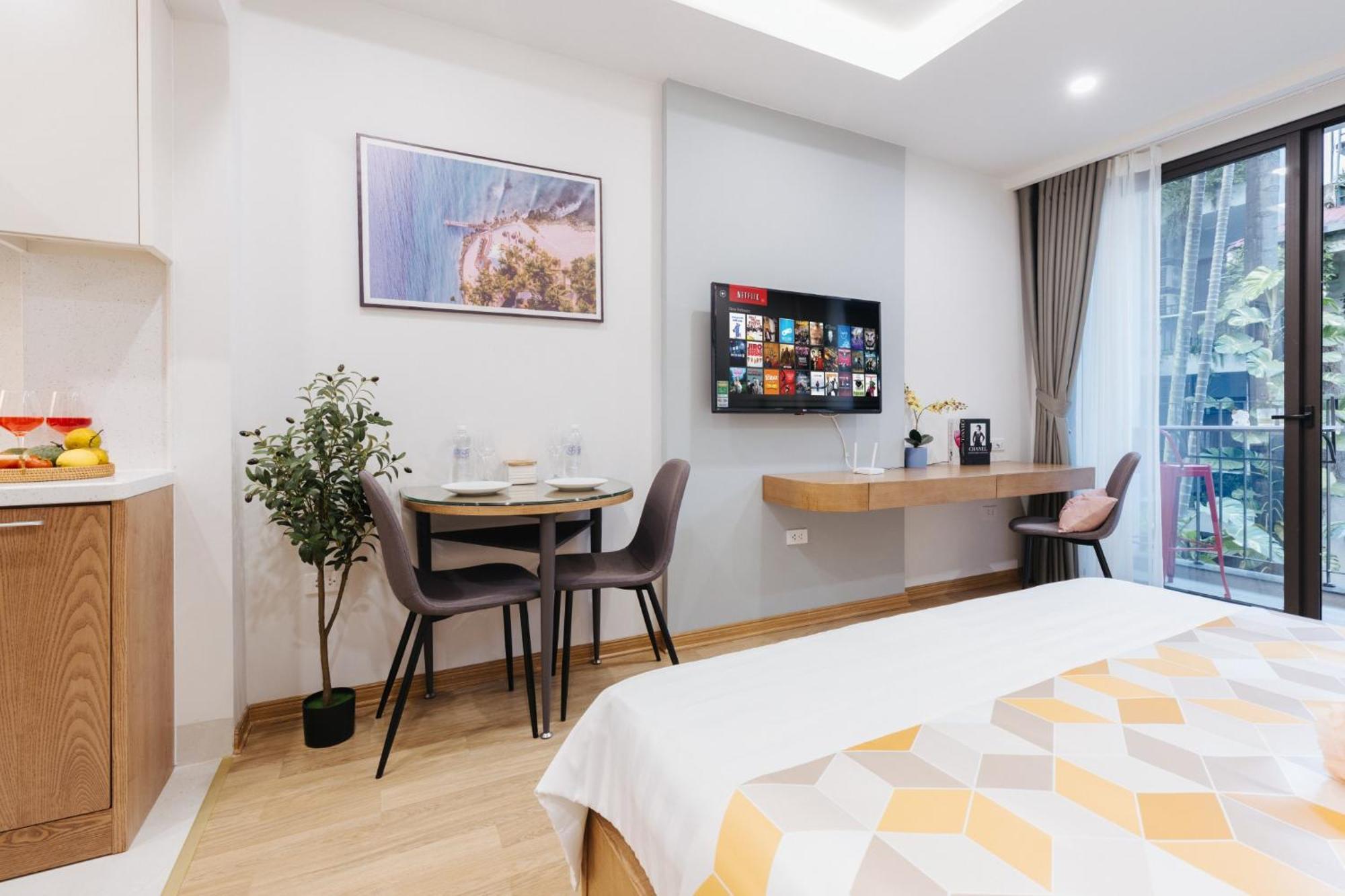 Margaery Boutique Apartment & Skyon9 Rooftop Bar Hanoi Exterior photo