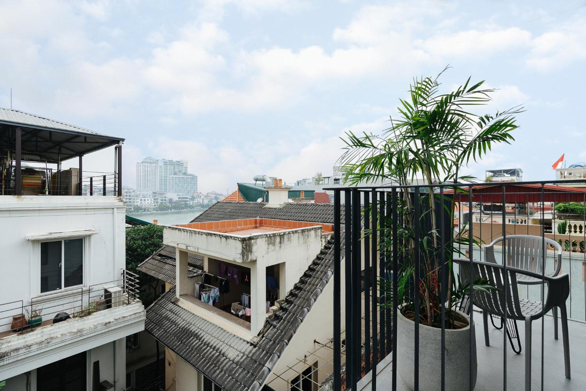 Margaery Boutique Apartment & Skyon9 Rooftop Bar Hanoi Exterior photo